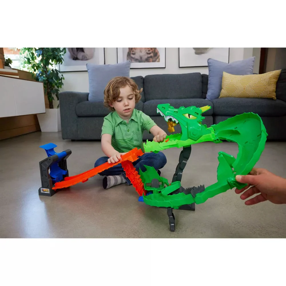 Mattel Hot Wheels Monster Trucks Sharks vs Dinos Dragon Destruction Playset with 2 Toy Trucks - Image 7
