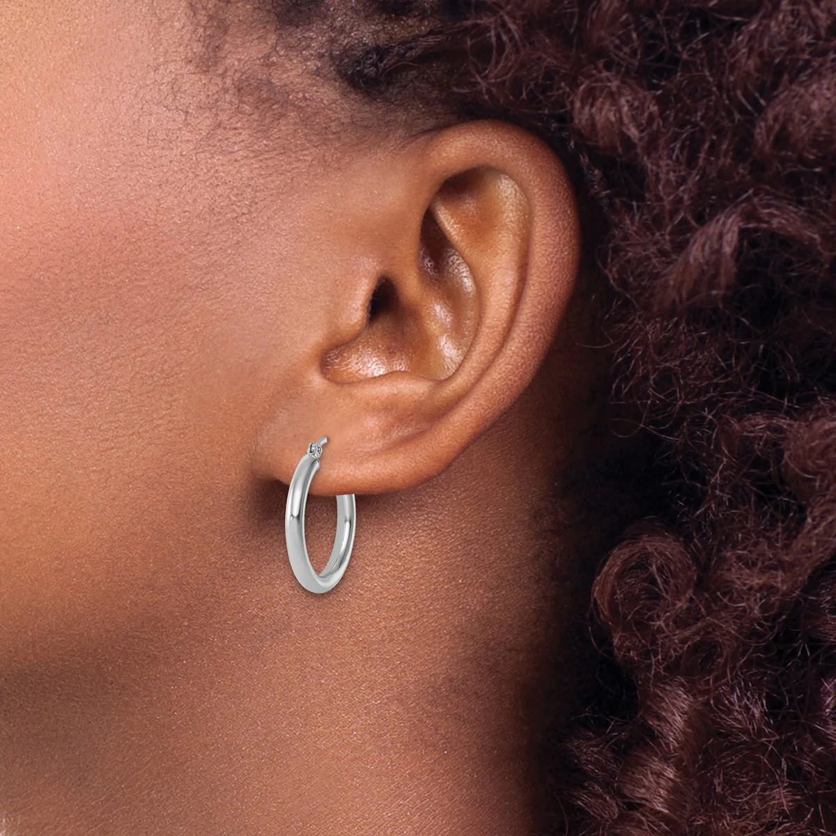 14K Leslie's Women's 2.5mm Tube Hoop Earrings in 14K White Gold - Image 3