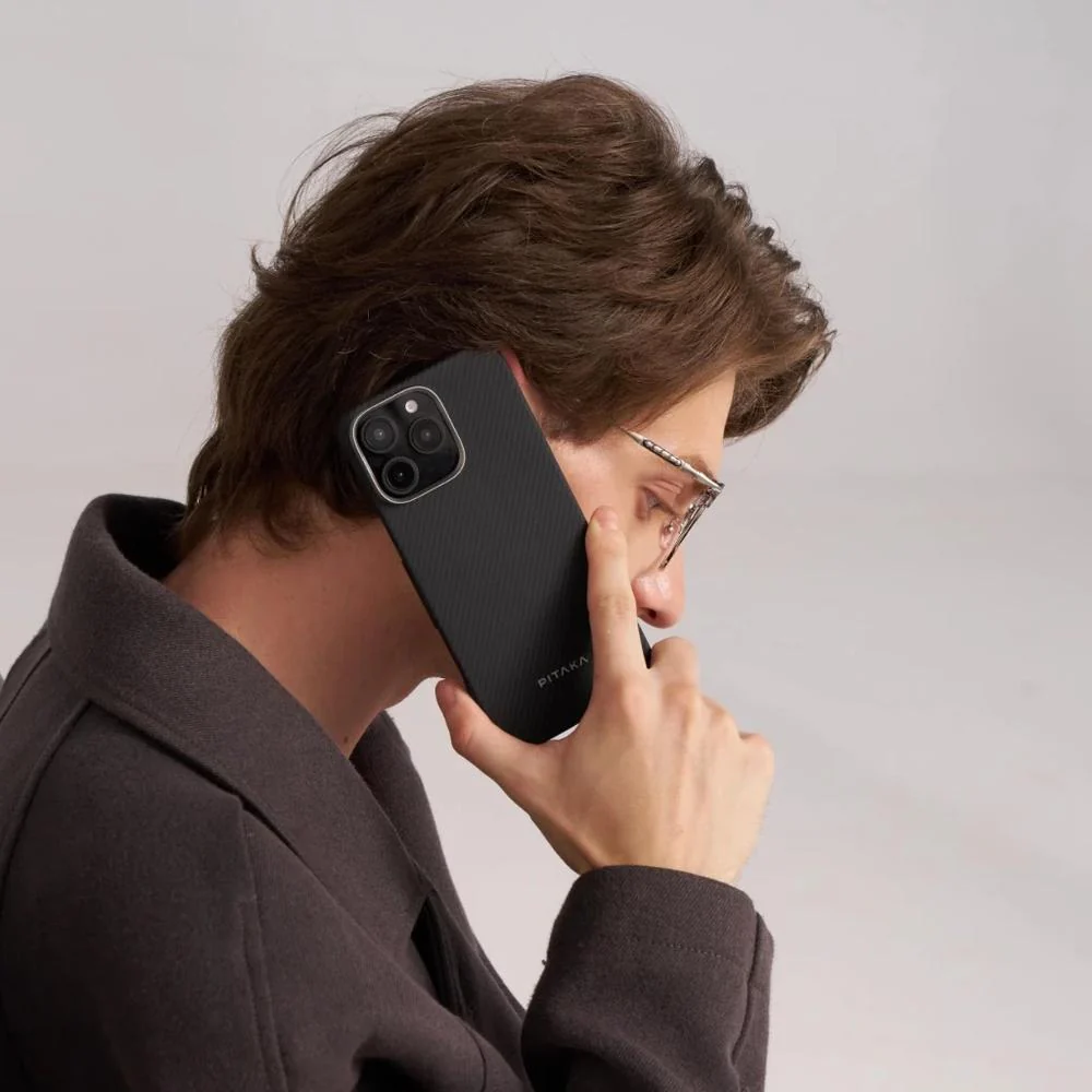Pitaka MagEZ Ultra-Slim Case for iPhone 16 - Gray - Image 3