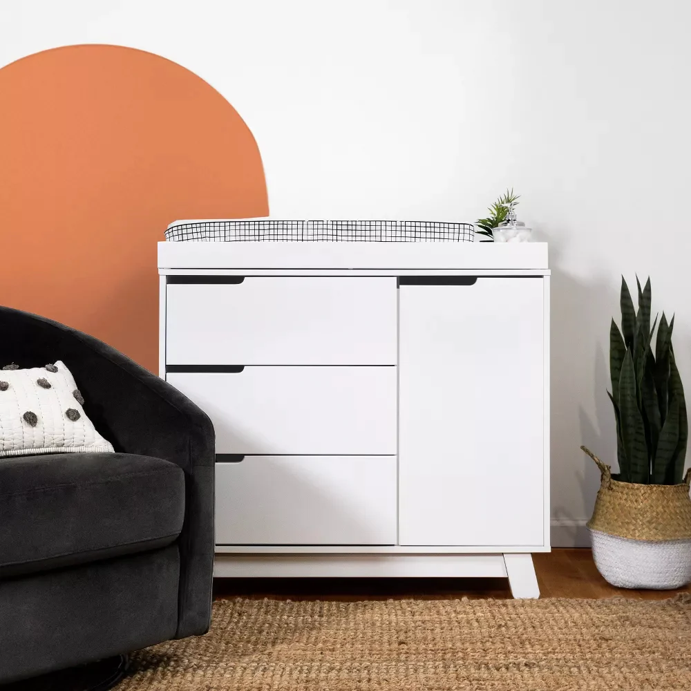 Babyletto Hudson 3-Drawer Changer Dresser with Removable Changing Tray - White - Image 7