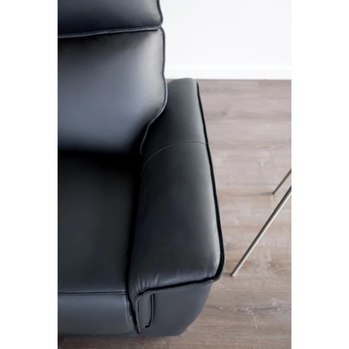 Bienne 62.5" Loveseat Manual Recliner with Flared Padded Arms by Furniture of America - Black - Image 5