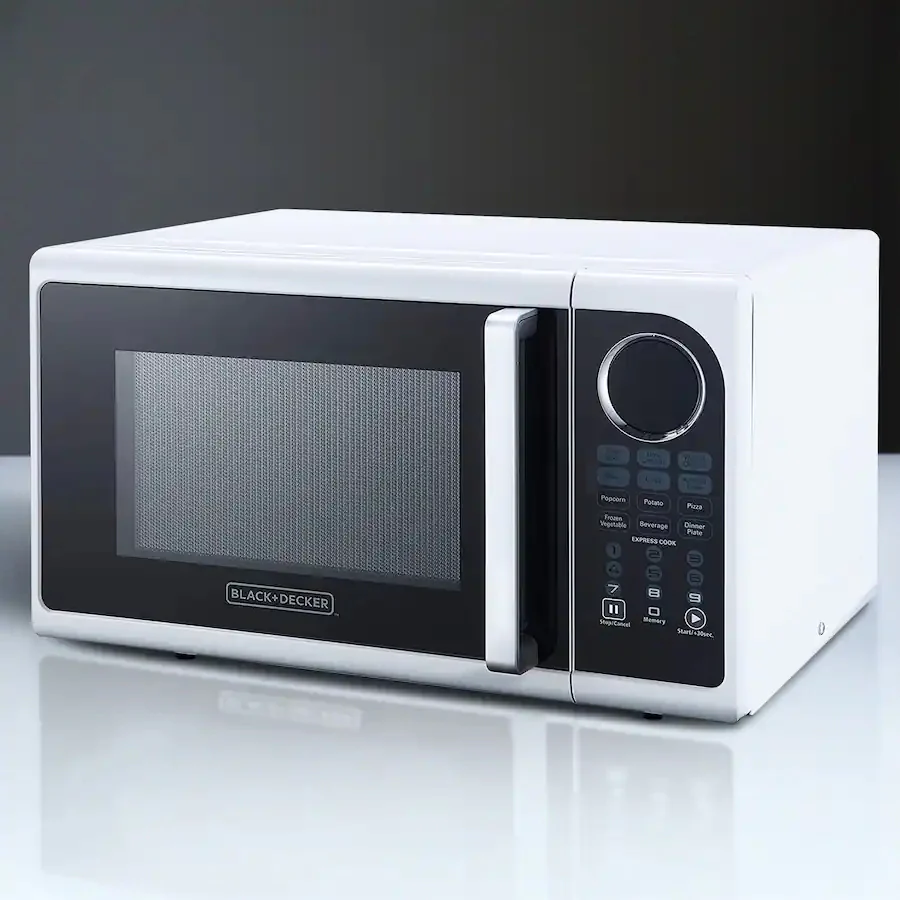 Black+Decker 0.9 cu.ft. Digital Microwave Oven with Touchpad - Image 5