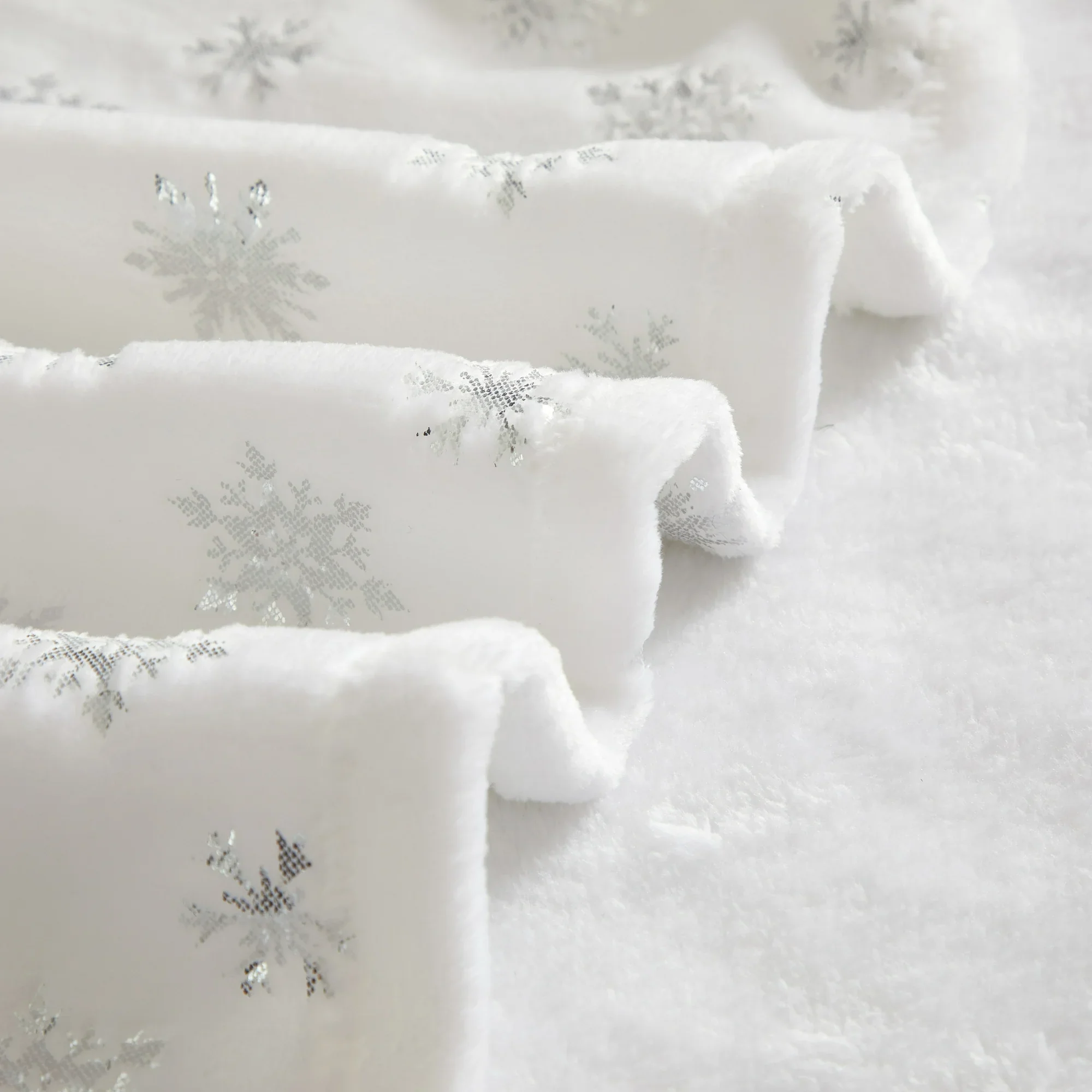 Christmas Throw Blanket - Snowflake White - Image 2