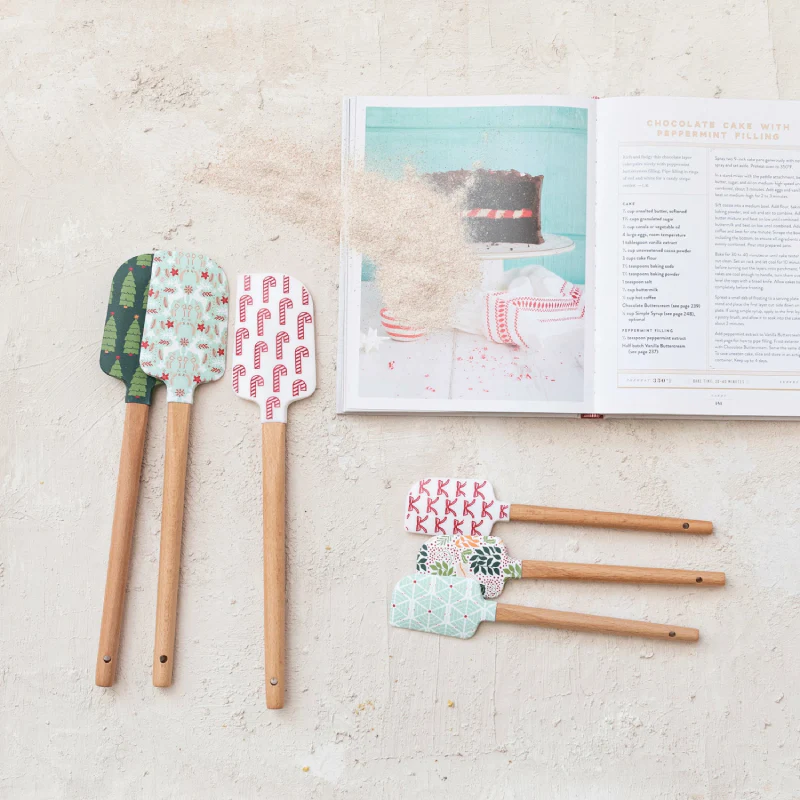 Creative Co-op Fave Wood Spatula with Holiday Pattern (Set of 2) - Assorted Style - Image 2