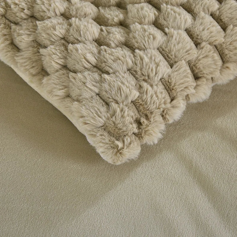 Elight Home Anwen Plush Luxury Comforter Set (4-Piece) - Image 3