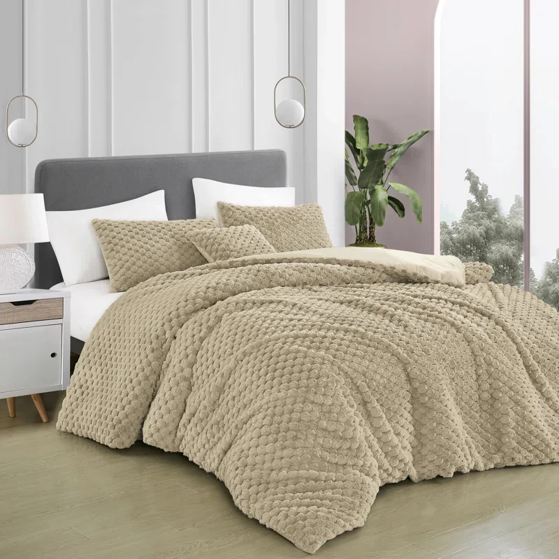 Elight Home Anwen Plush Luxury Comforter Set (4-Piece) - Image 8