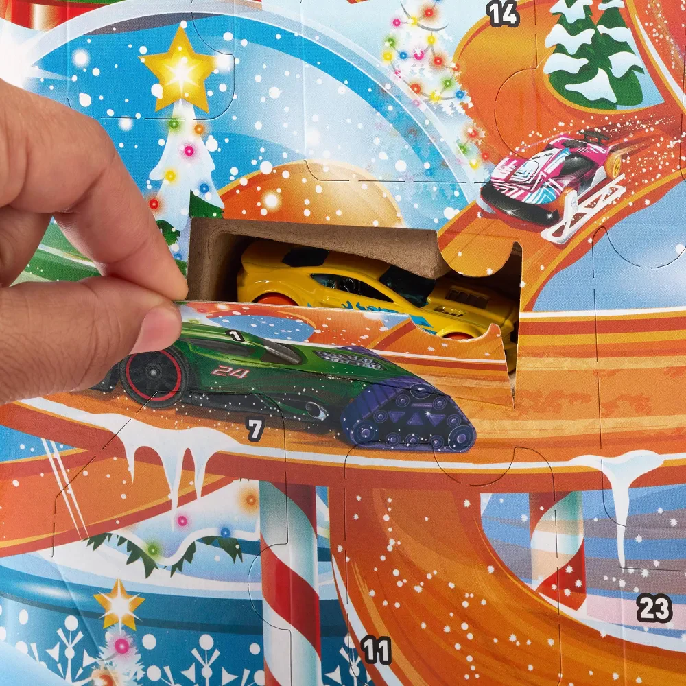 Hot Wheels Advent Calendar with 16 Accessories - Image 5