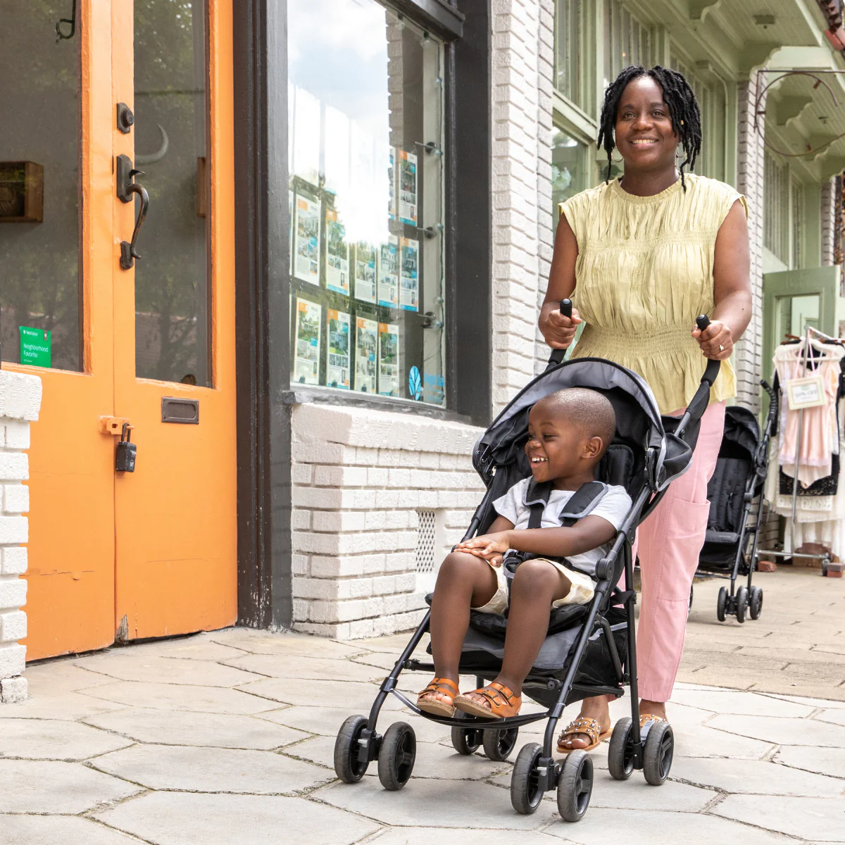 Ingenuity Summer 3Dmini Convenience Stroller with 5-Point Safety Harness and Adjustable Shoulder Straps - Gray - Image 7