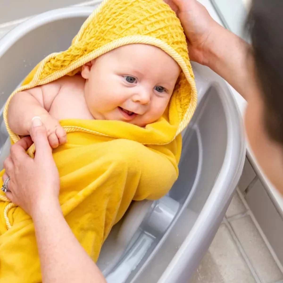 Ingenuity Summer Comfy Clean Deluxe Tub with 3-in-1 Removable Sling and Padded Backrest  - Gray - Image 6