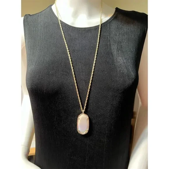 Kendra Scott Rae Necklace – Elegant Gold Chain with White Mother-of-Pearl Pendant - Image 3