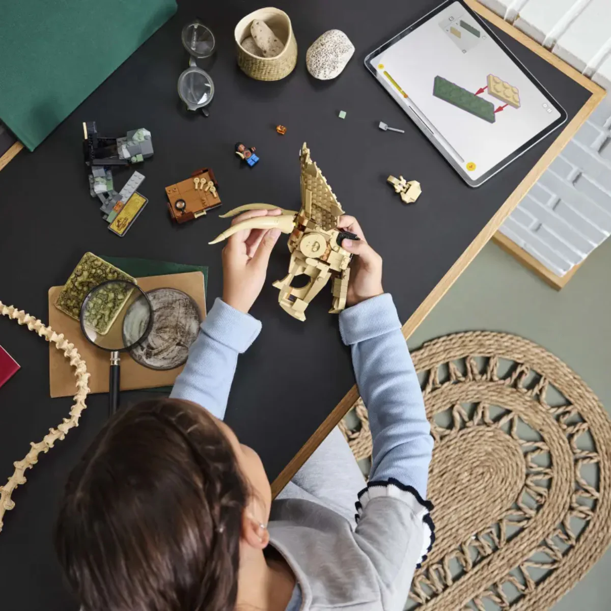 LEGO Jurassic World Dinosaur Fossils Triceratops Skull Building Toy Set (468-Pieces) - Image 7
