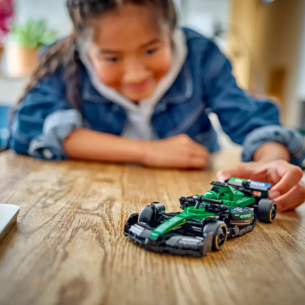 LEGO Speed Champions Aston Martin Aramco F1 AMR24 Race Car Building Toy Set (269-Piece) - Image 7
