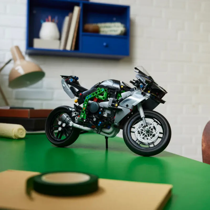LEGO Technic Kawasaki Ninja H2R Motorcycle Building Toy (643-Pieces) - Image 7
