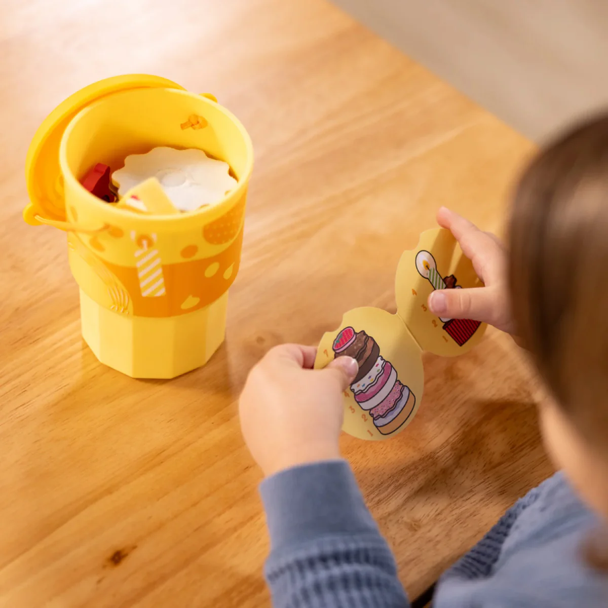 Melissa and Doug Play to Go Cake & Cookies Play Set (12 Piece) - Image 6
