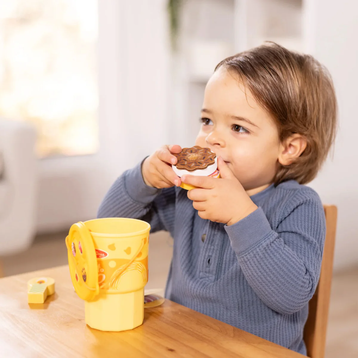 Melissa and Doug Play to Go Cake & Cookies Play Set (12 Piece) - Image 8