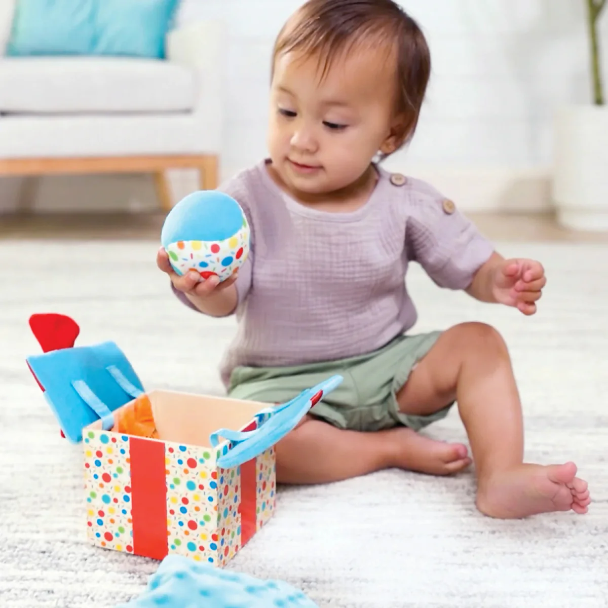 Melissa and Doug Wooden Surprise Gift Box (5 Pieces) - Image 5