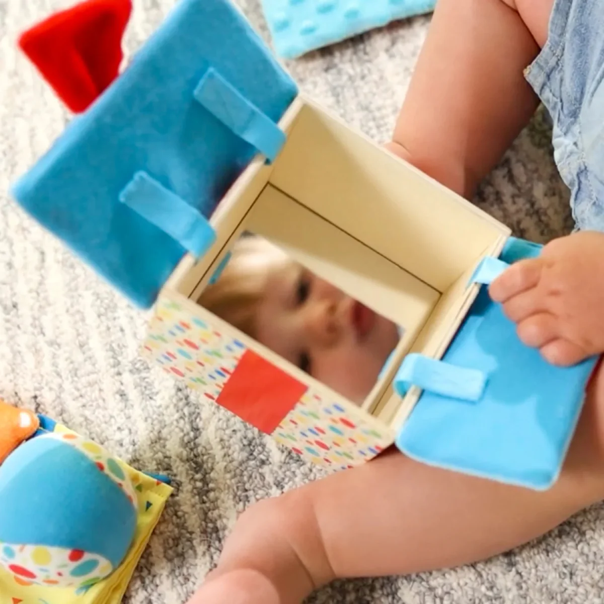 Melissa and Doug Wooden Surprise Gift Box (5 Pieces) - Image 7