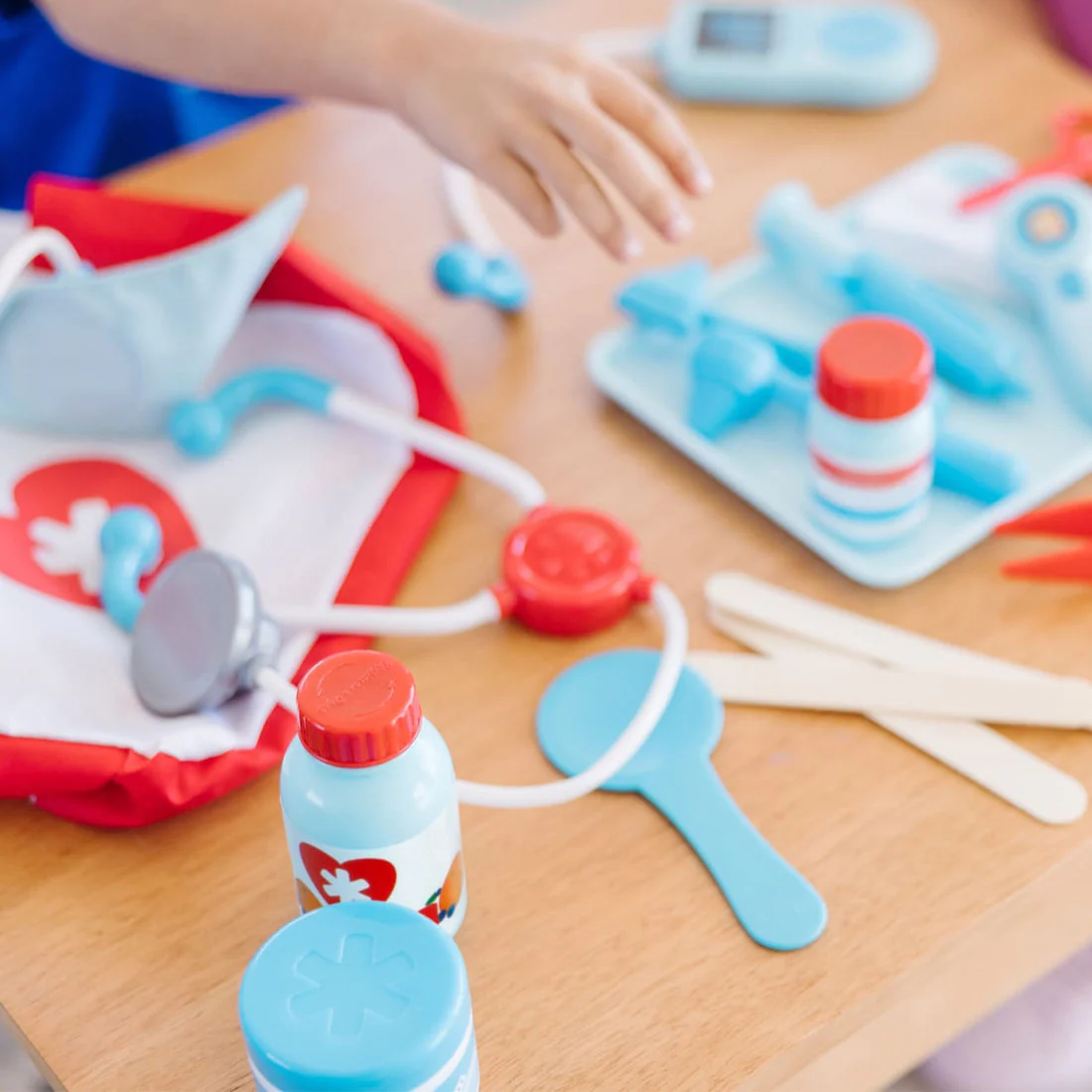 Melissa & Doug Get Well Doctor's Kit Playset - Image 6