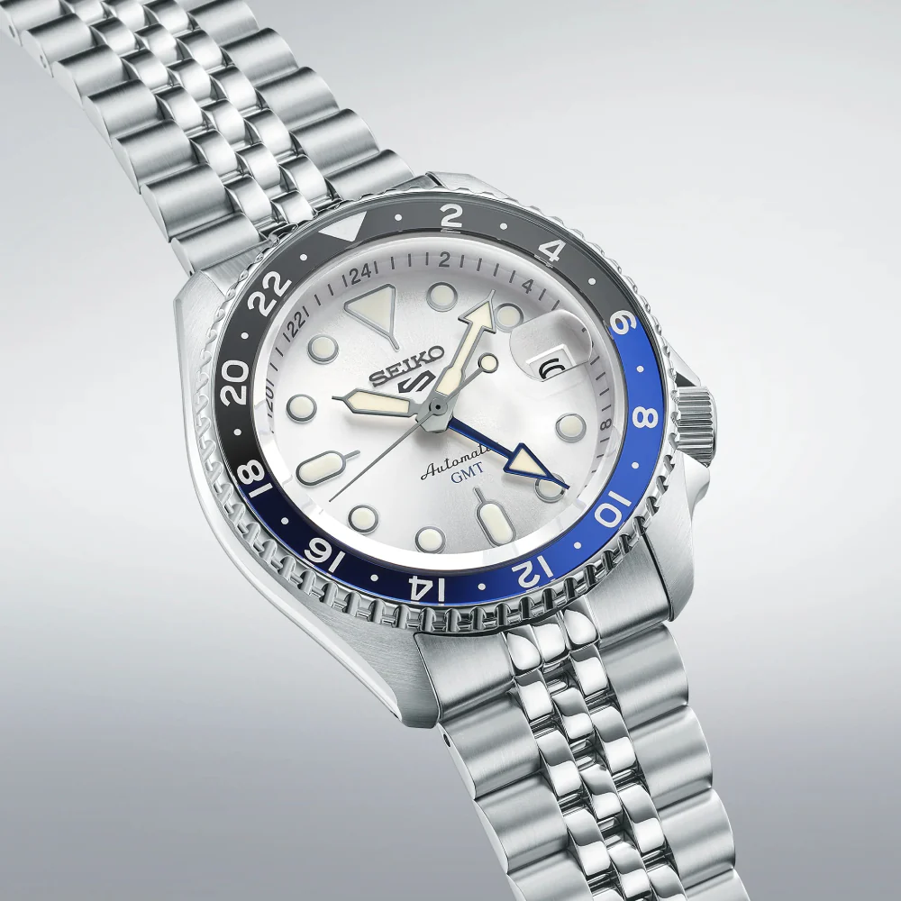 Seiko 5 Sports Men's 42.5mm Bracelet Watch - Image 4