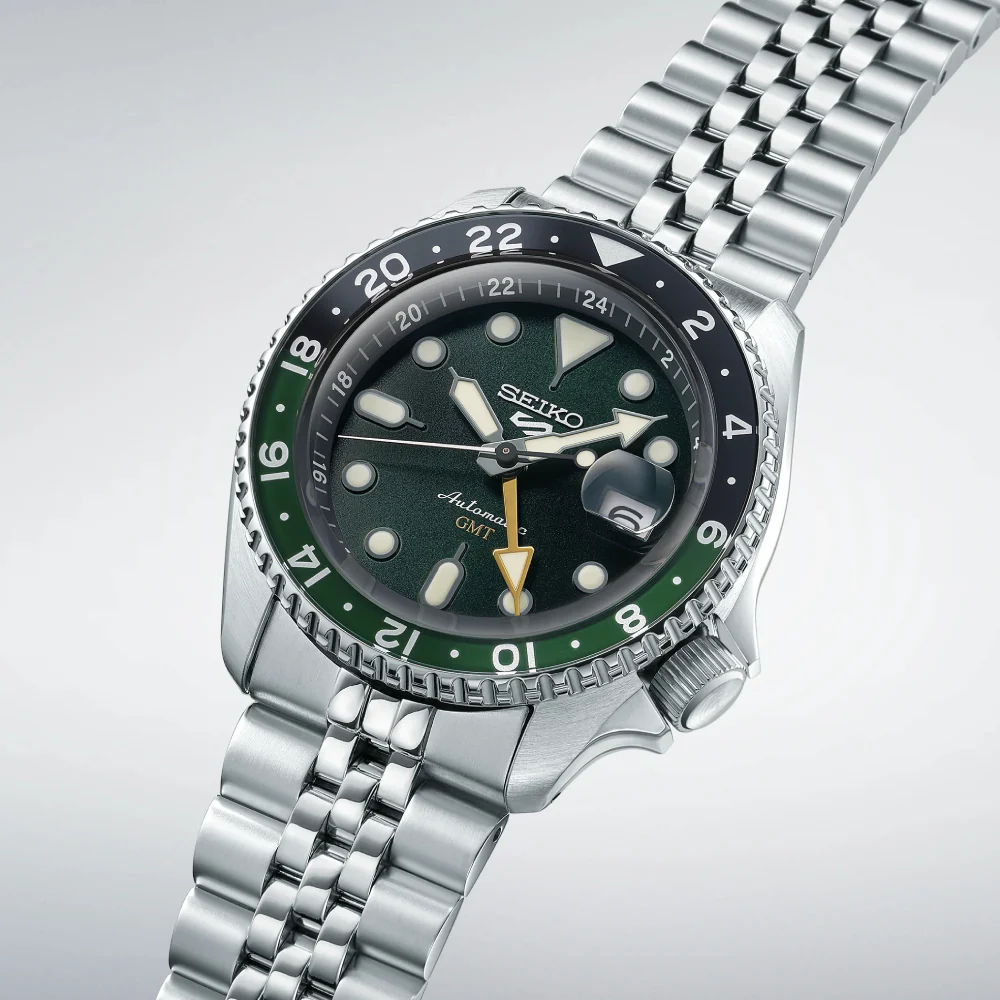 Seiko 5 Sports Men's 42.5mm Bracelet Watch - Image 8
