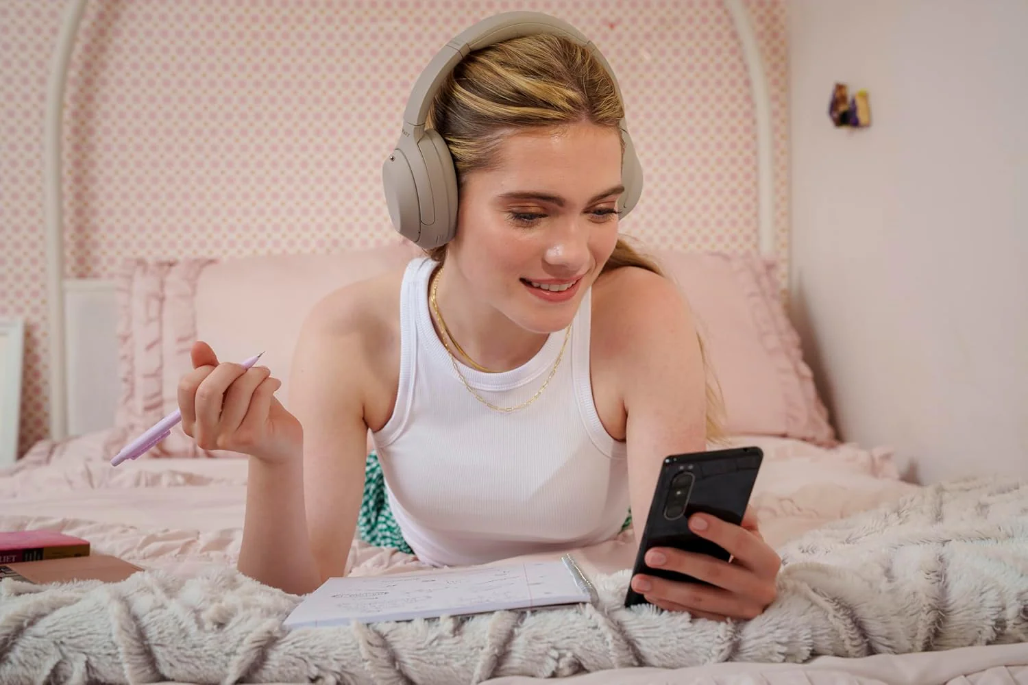 Sony WH1000XM4 Wireless Premium Noise Canceling Overhead Headphones with Mic - Image 9