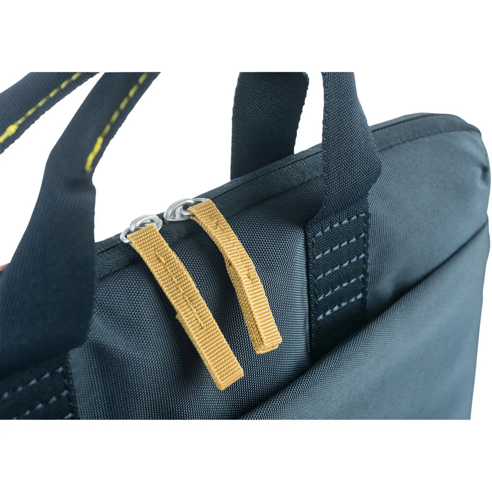 Tucano Smilza Super Slim Bag for Laptops and MacBook Pros - Image 21