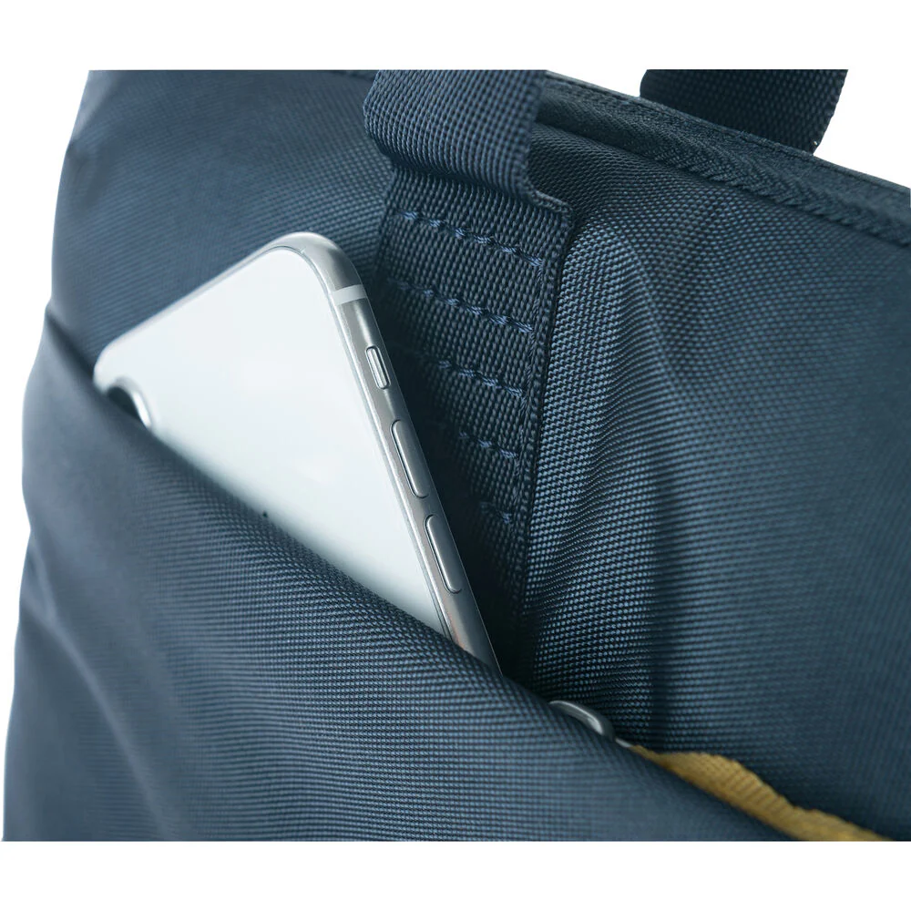 Tucano Smilza Super Slim Bag for Laptops and MacBook Pros - Image 8