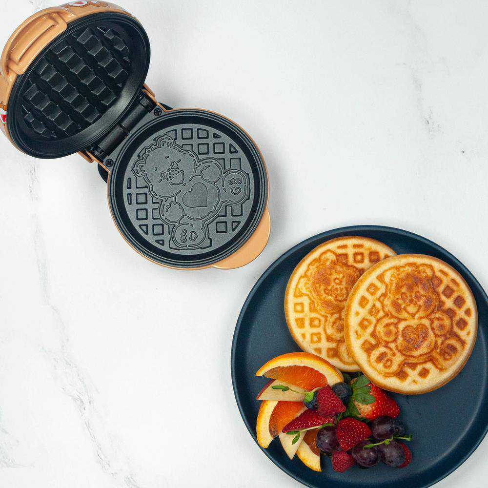 Uncanny Brands WM3/CBE/TH1 Care Bears Tenderheart Mini Waffle Maker - Brown - Image 4
