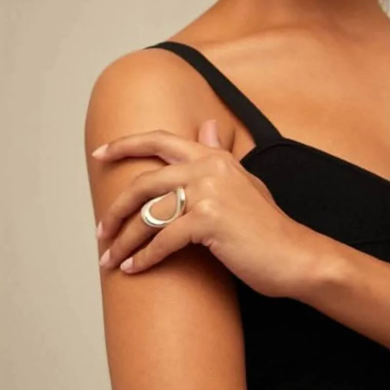 UNOde50 Grateful Women's Central Oval Ring in Metal - Image 4