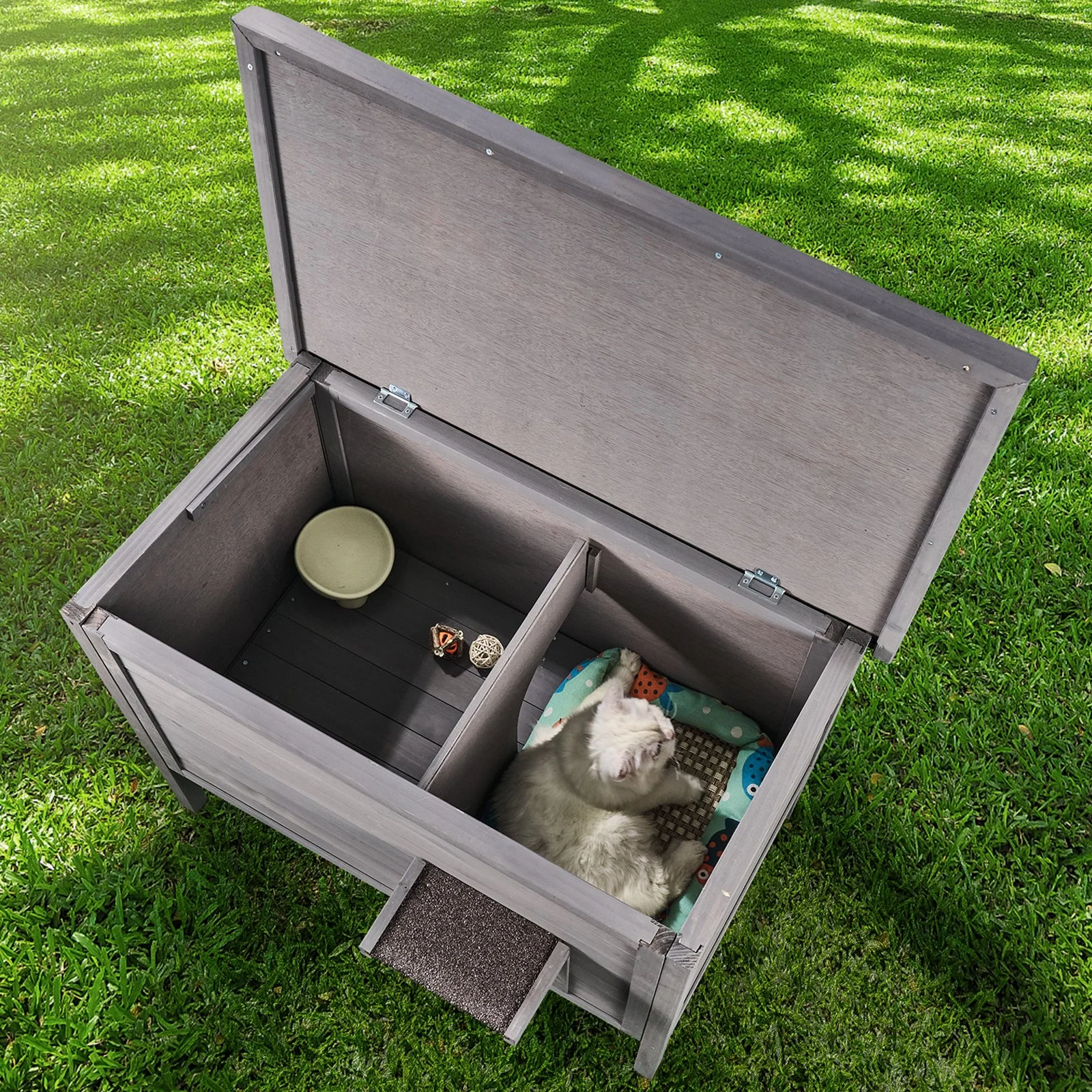 VEVOR Outdoor Cat House Wooden Feral Cat Shelter with Roof & PVC Door Flaps - Image 7