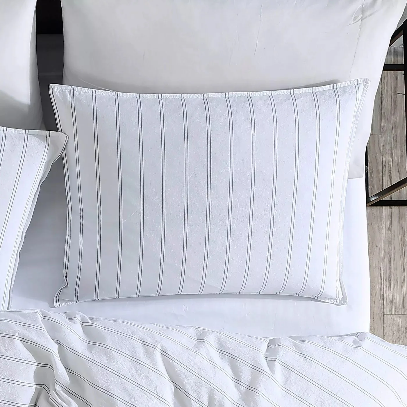 Vinton 3-Piece Cotton King Comforter - Image 3