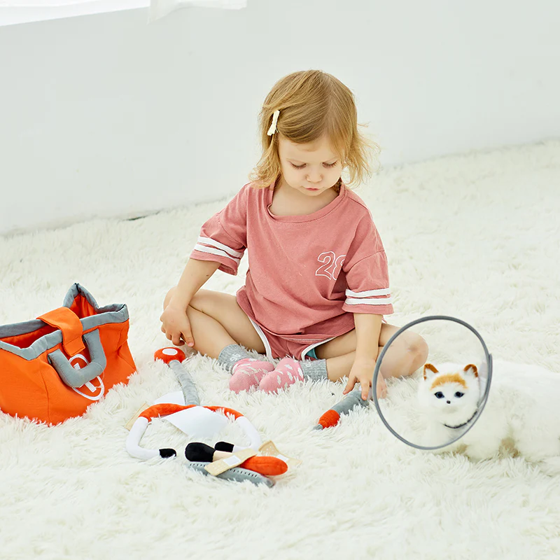 Wonder & Wise Pretend Play Doctor and Vet Set - Image 3